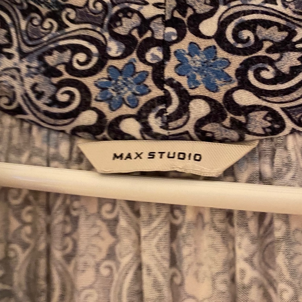 Max Studio M Top - Picture 4 of 4